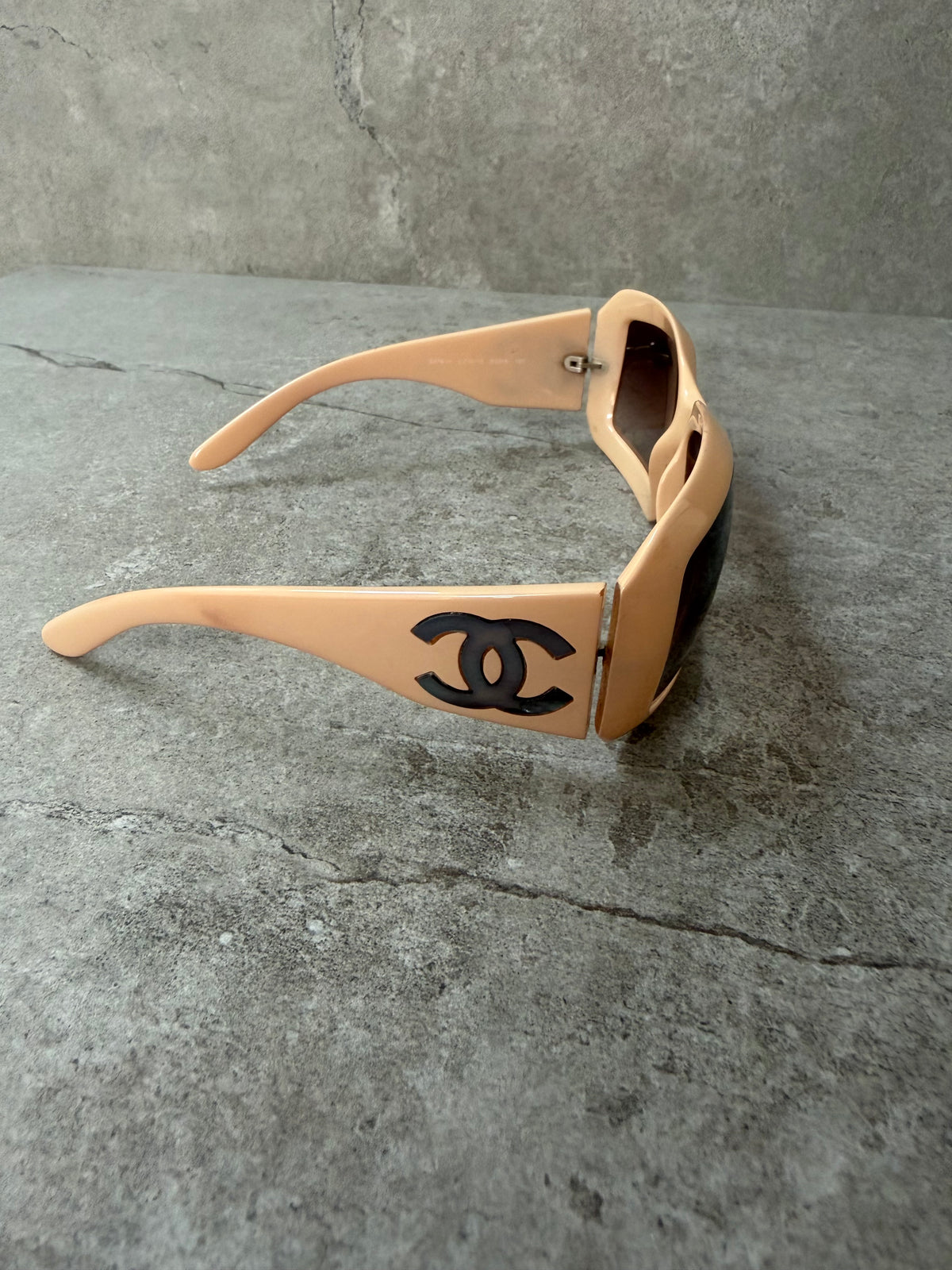 Chanel Mother of Pearl Logo Peach Sunglasses 5076-H