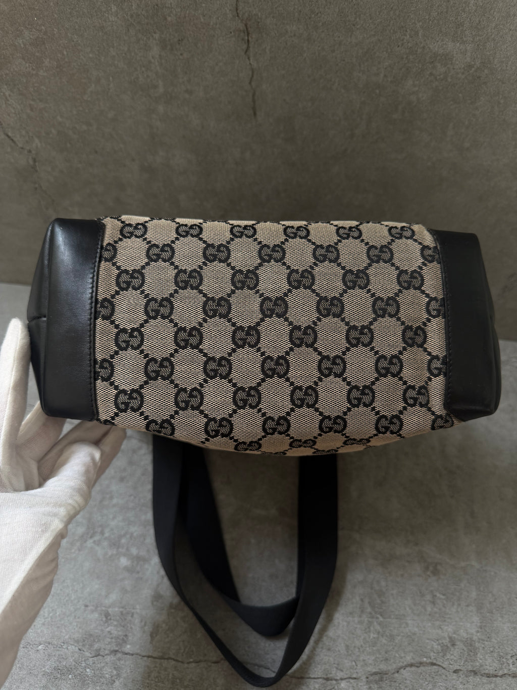 Gucci GG Monogram 1998 Canvas Leather Pocket Shoulder Bag