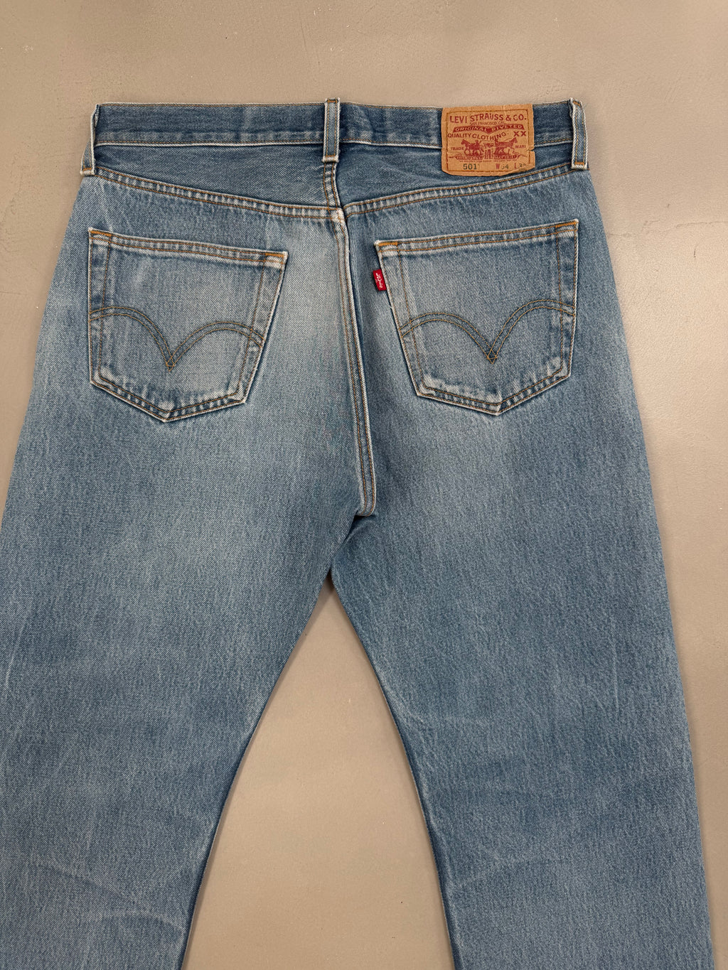 Vintage Levi's 501 Jeans Medium Wash - W32"