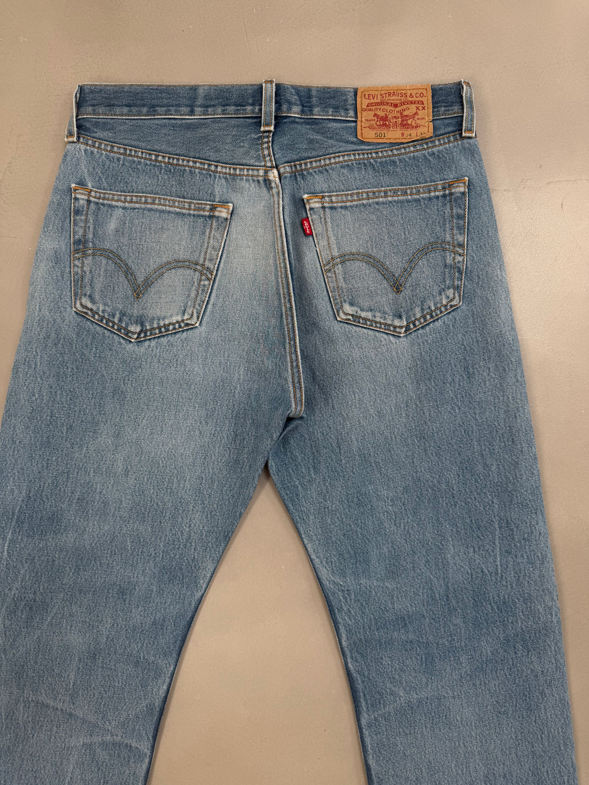 Vintage Levi's 501 Jeans Medium Wash - W32"