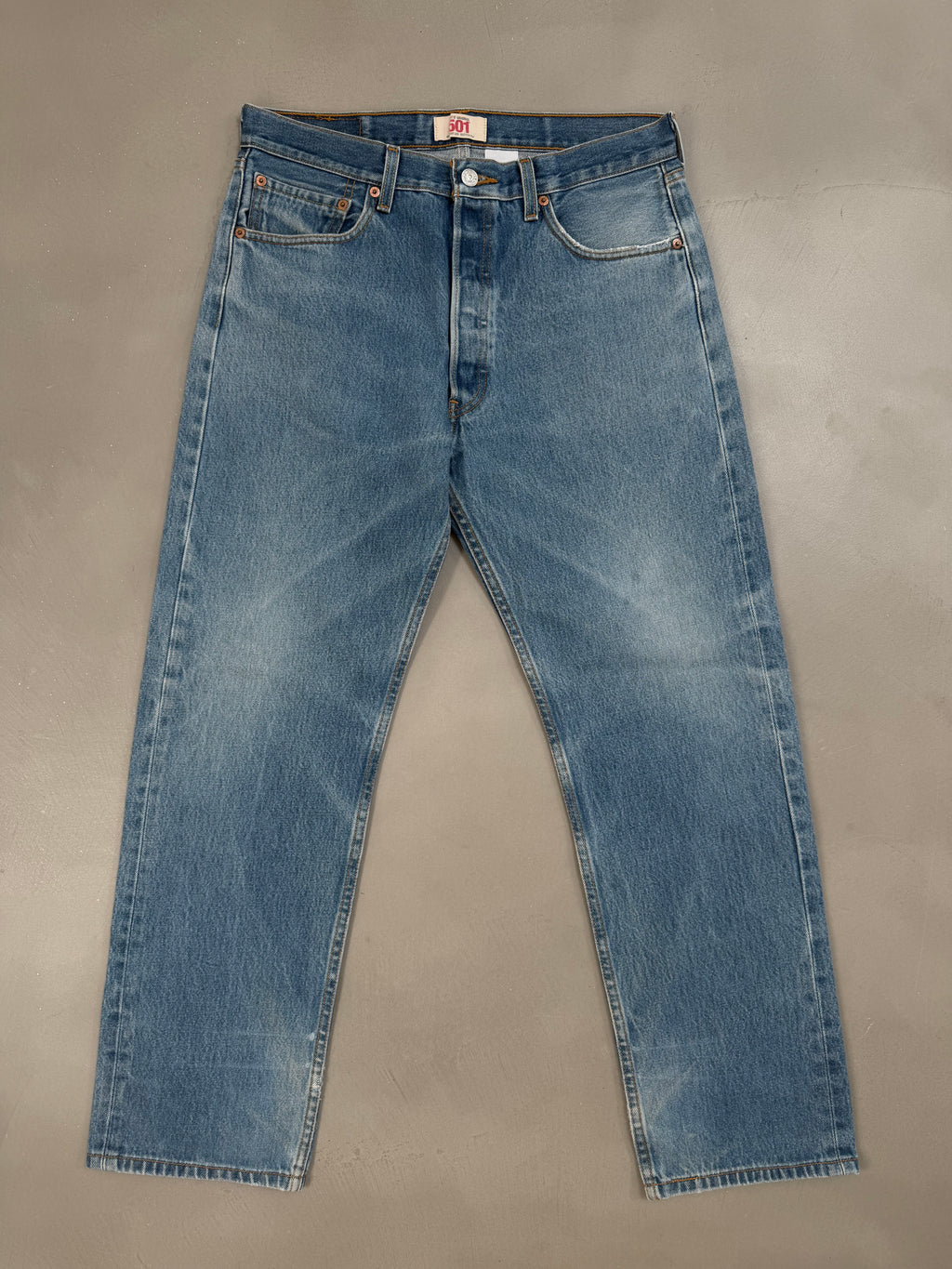 Vintage Levi's 501 Jeans Medium Wash - W32"