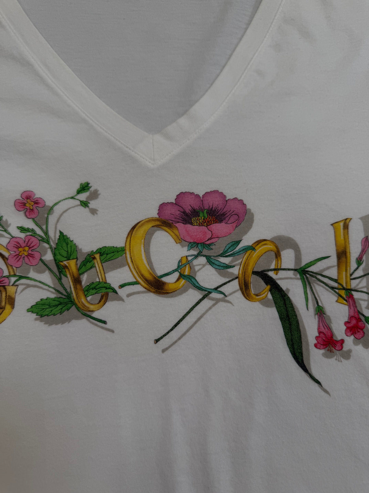 Gucci Flora Logo V'Neck T-Shirt - XS