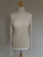Gucci Off-White Ribbed Knit Turtleneck Jumper - M