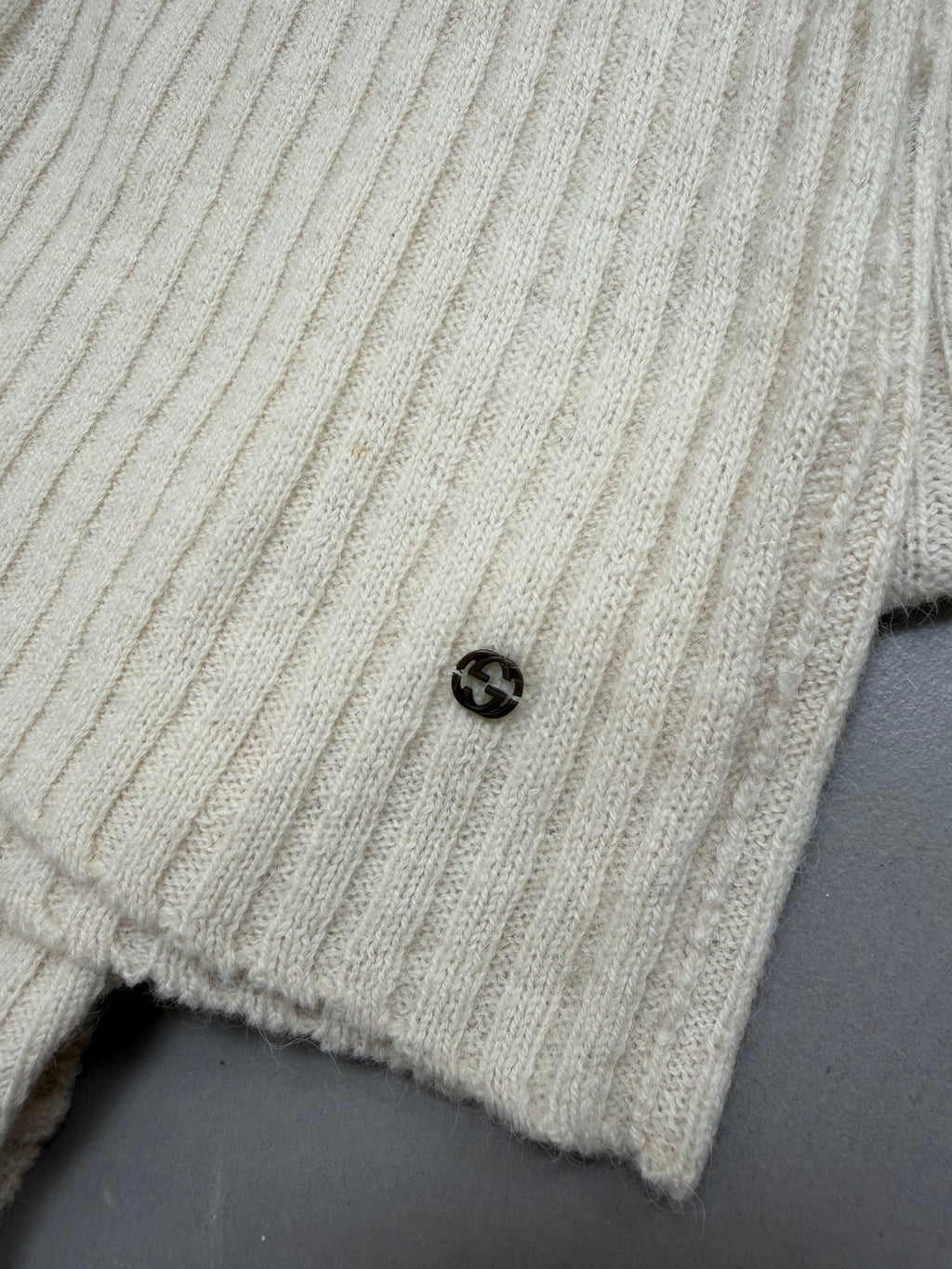 Gucci Off-White Ribbed Knit Turtleneck Jumper - M