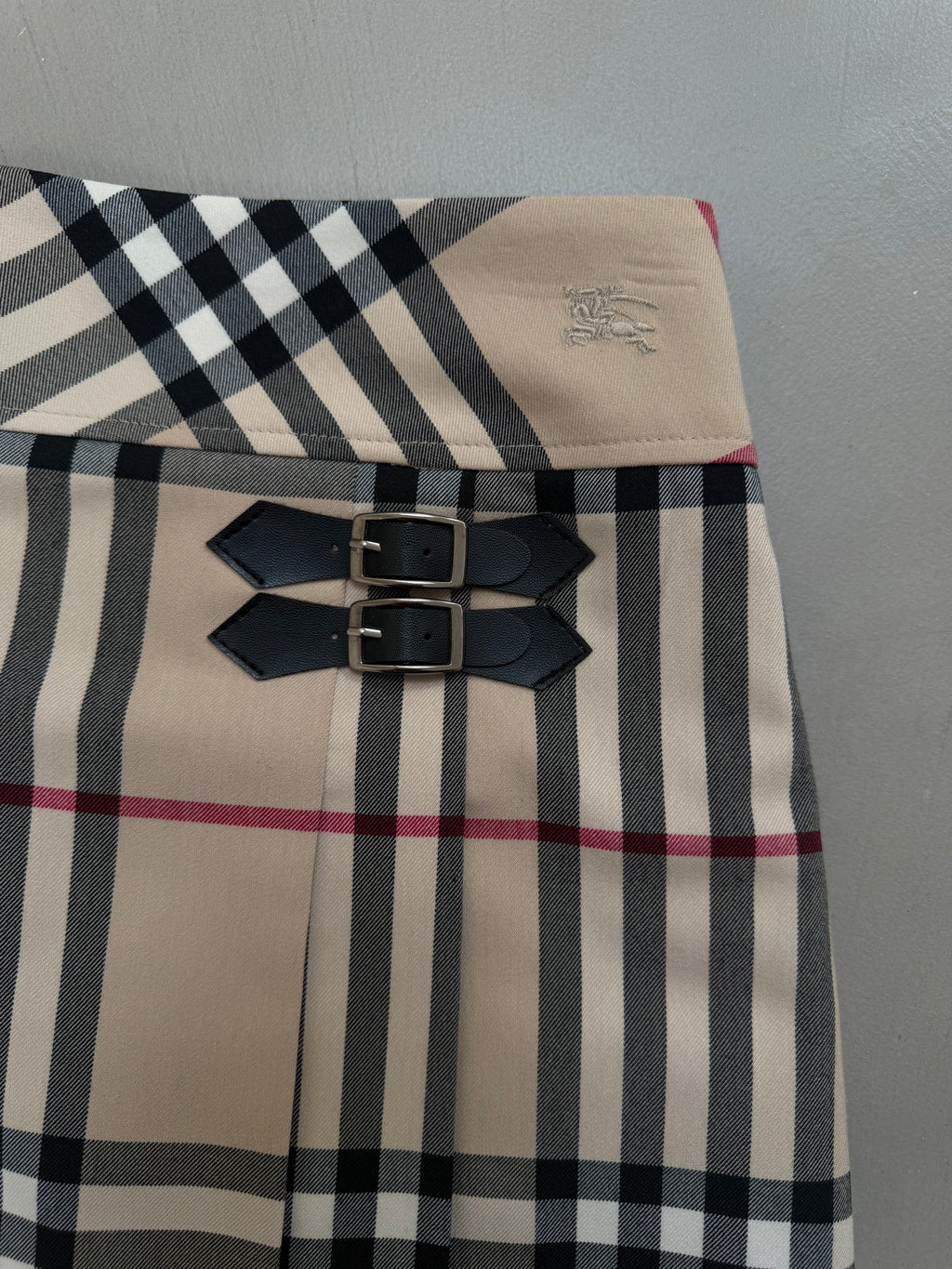 Burberry Vintage Check Buckled Kilt Skirt - M