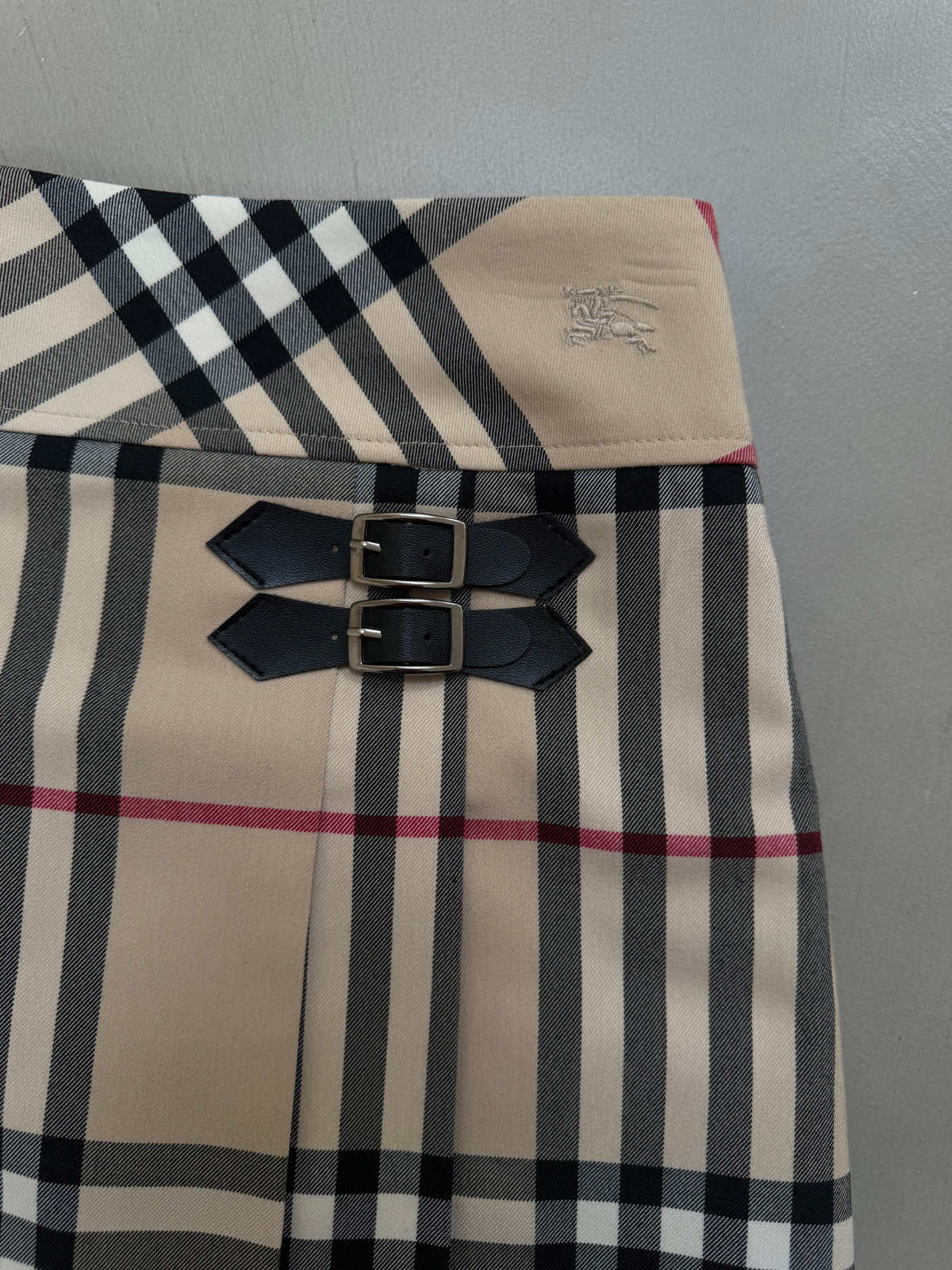 Burberry Vintage Check Buckled Kilt Skirt - M