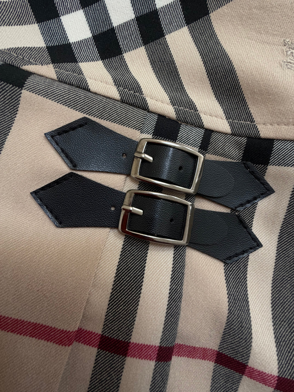 Burberry Vintage Check Buckled Kilt Skirt - M
