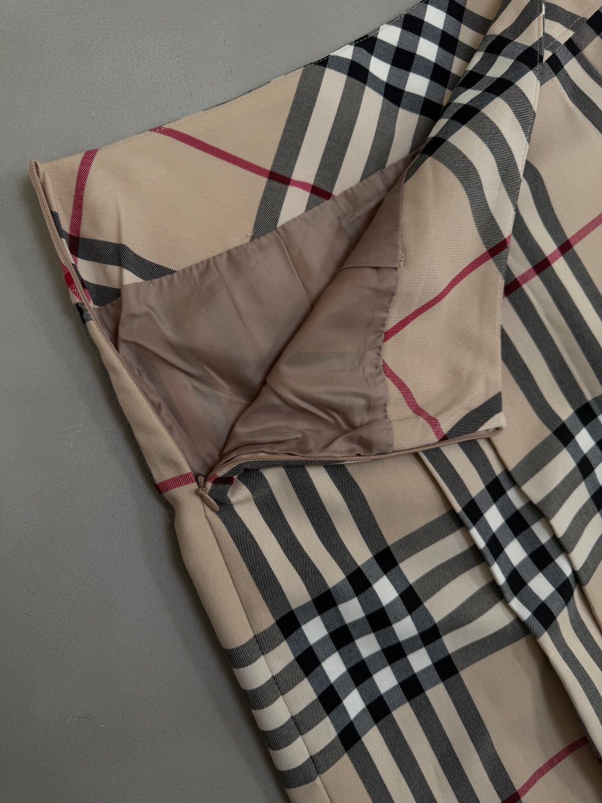 Burberry Vintage Check Buckled Kilt Skirt - M