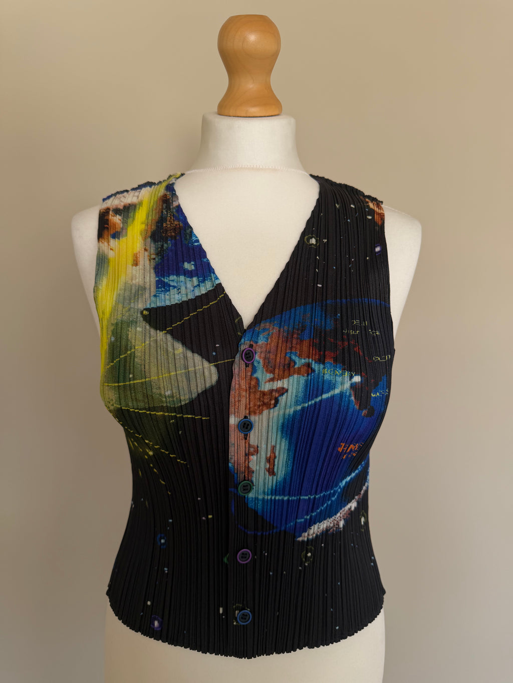 Pleats Please Issey Miyake AW02 Tadanori Yokoo 'Millennium Krishna' Pleated Vest Top - M