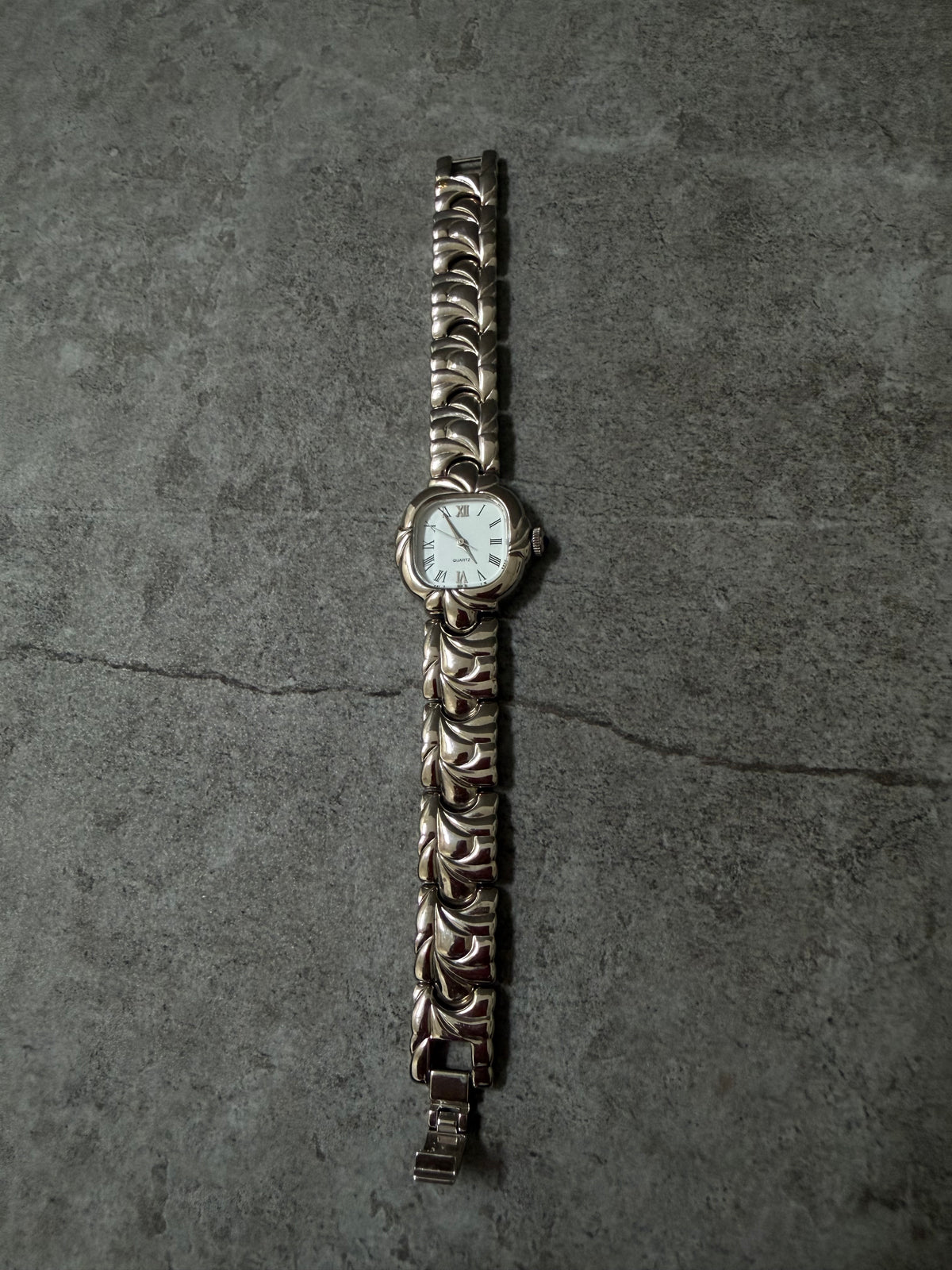 Noevir Vintage Sculpted Bracelet Ladies Watch
