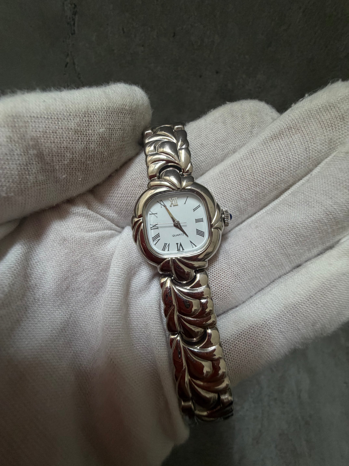 Noevir Vintage Sculpted Bracelet Ladies Watch