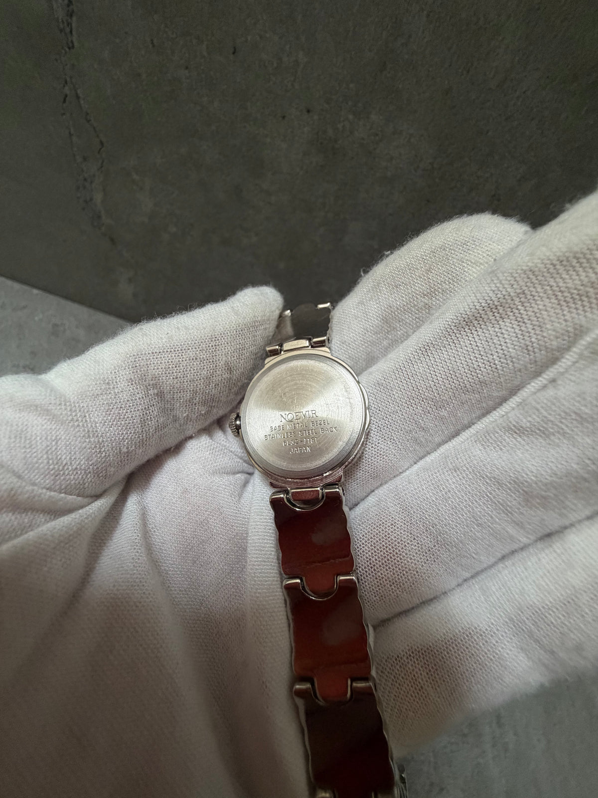 Noevir Vintage Sculpted Bracelet Ladies Watch