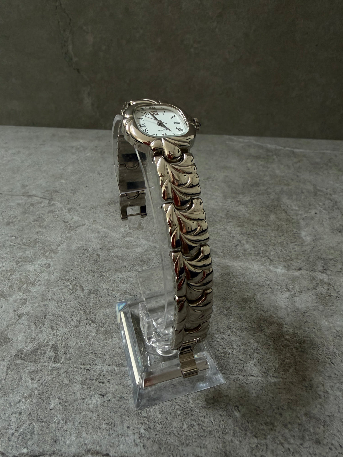 Noevir Vintage Sculpted Bracelet Ladies Watch