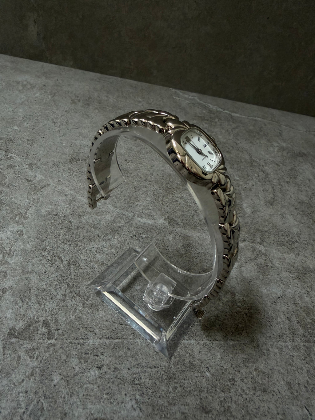 Noevir Vintage Sculpted Bracelet Ladies Watch