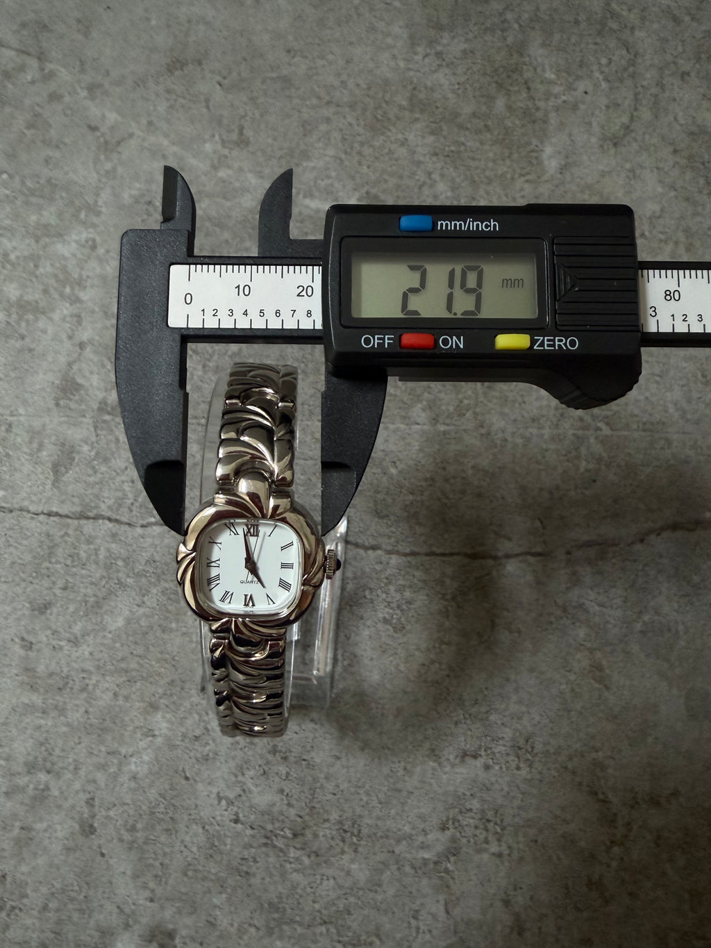 Noevir Vintage Sculpted Bracelet Ladies Watch