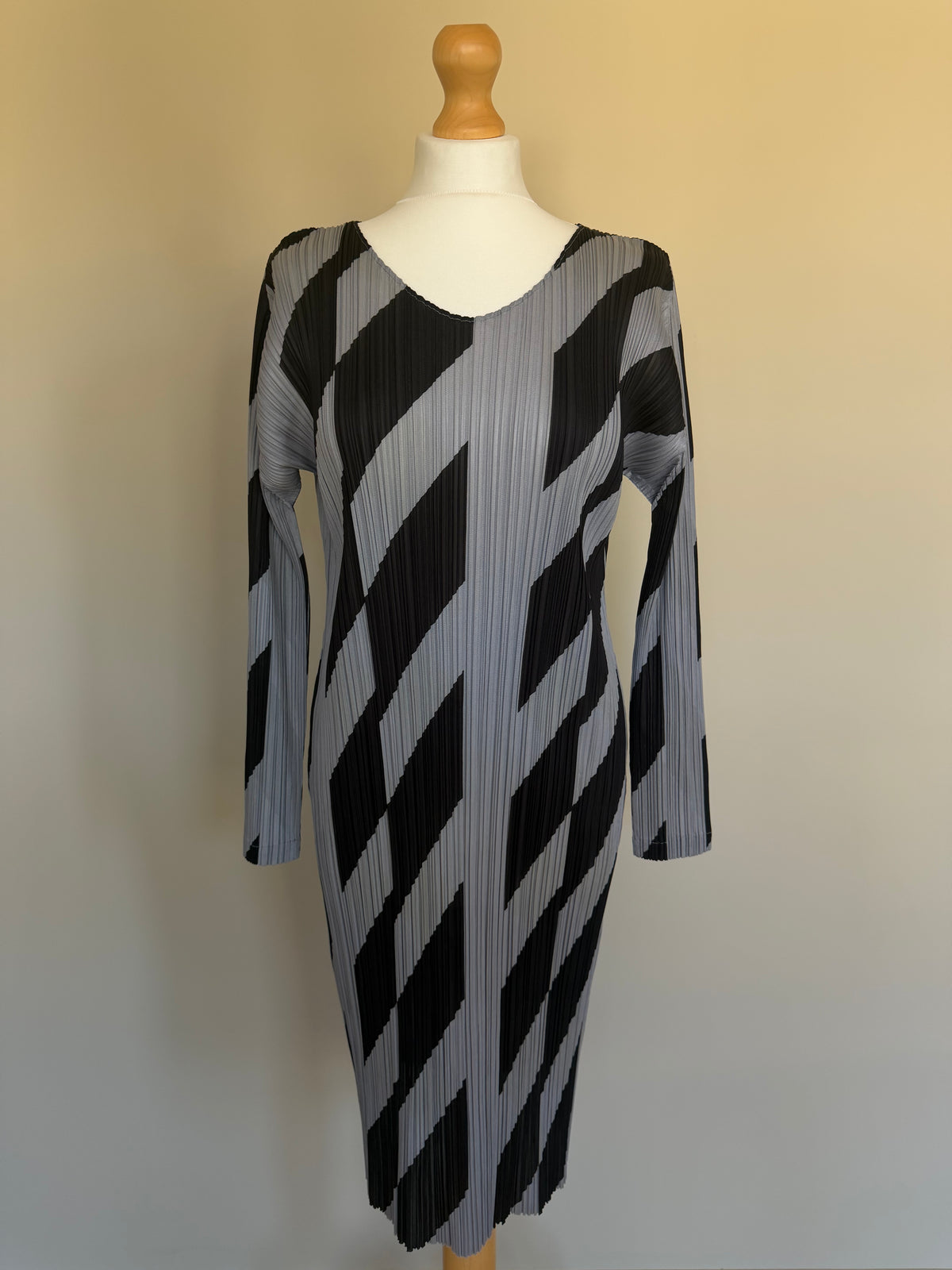 Issey Miyake Pleats Please AW19 Geometric Chevron Dress - L (4)