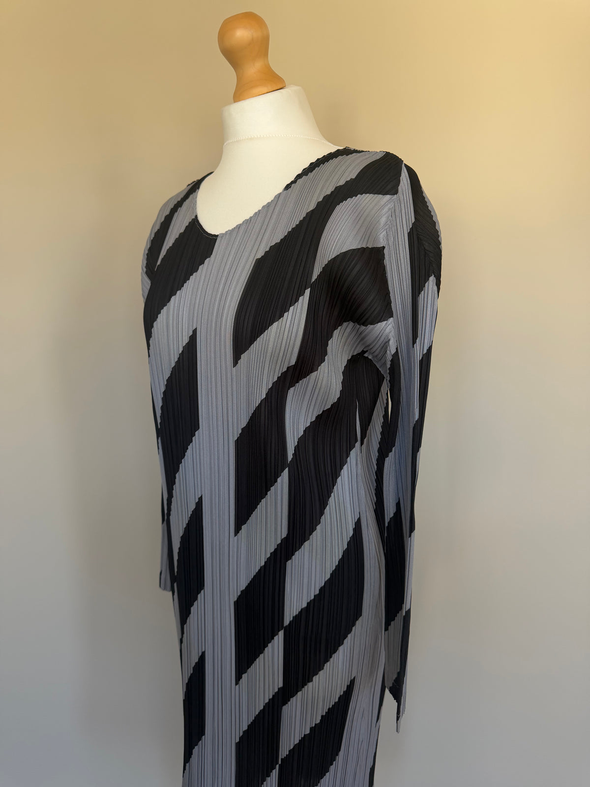 Issey Miyake Pleats Please AW19 Geometric Chevron Dress - L (4)