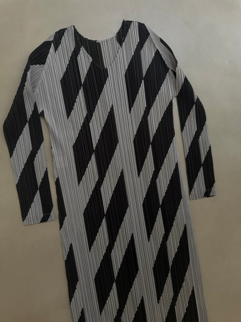 Issey Miyake Pleats Please AW19 Geometric Chevron Dress - L (4)