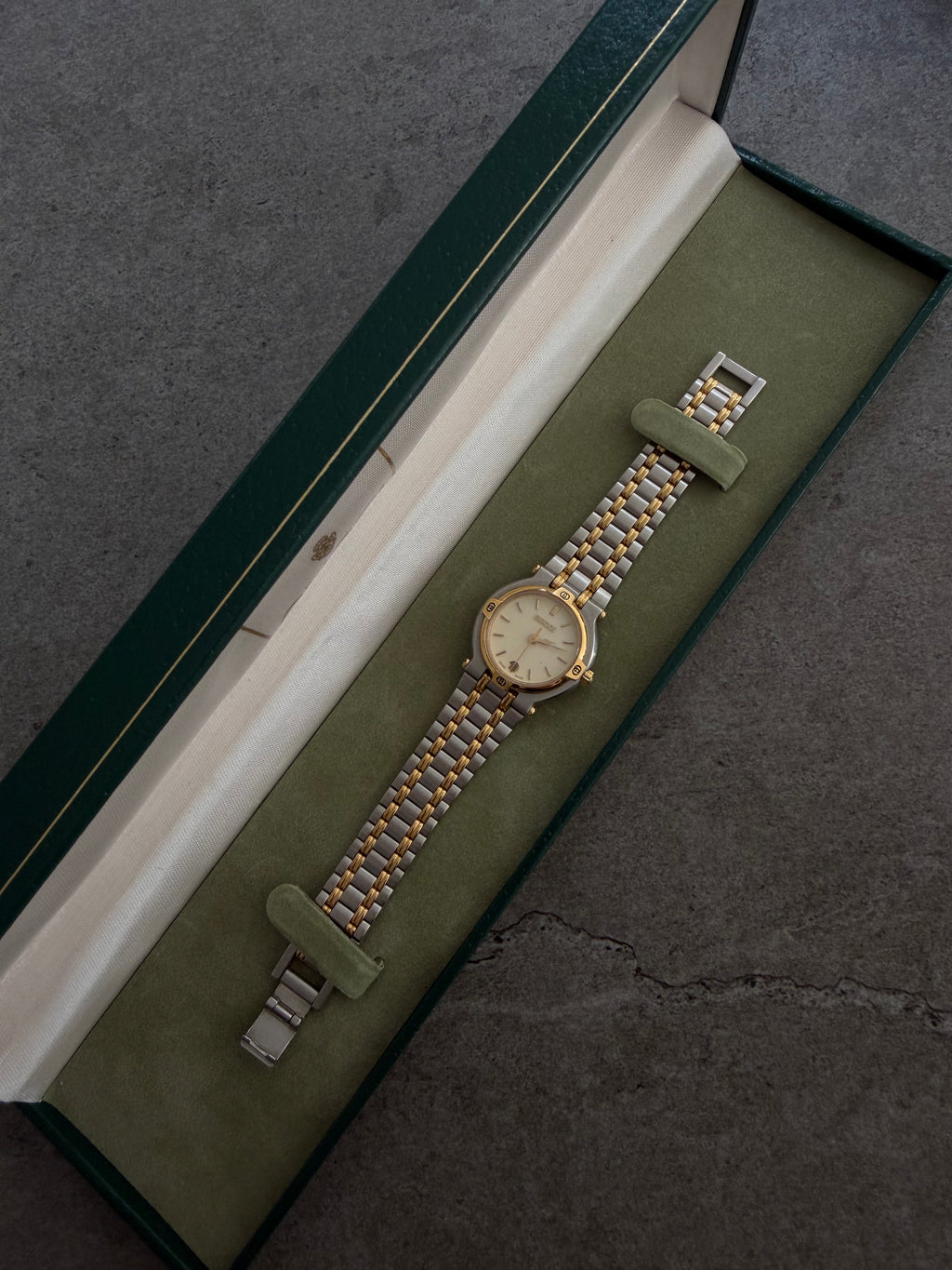 Gucci Vintage 1991 9000L Two-Tone Ladies Watch Set