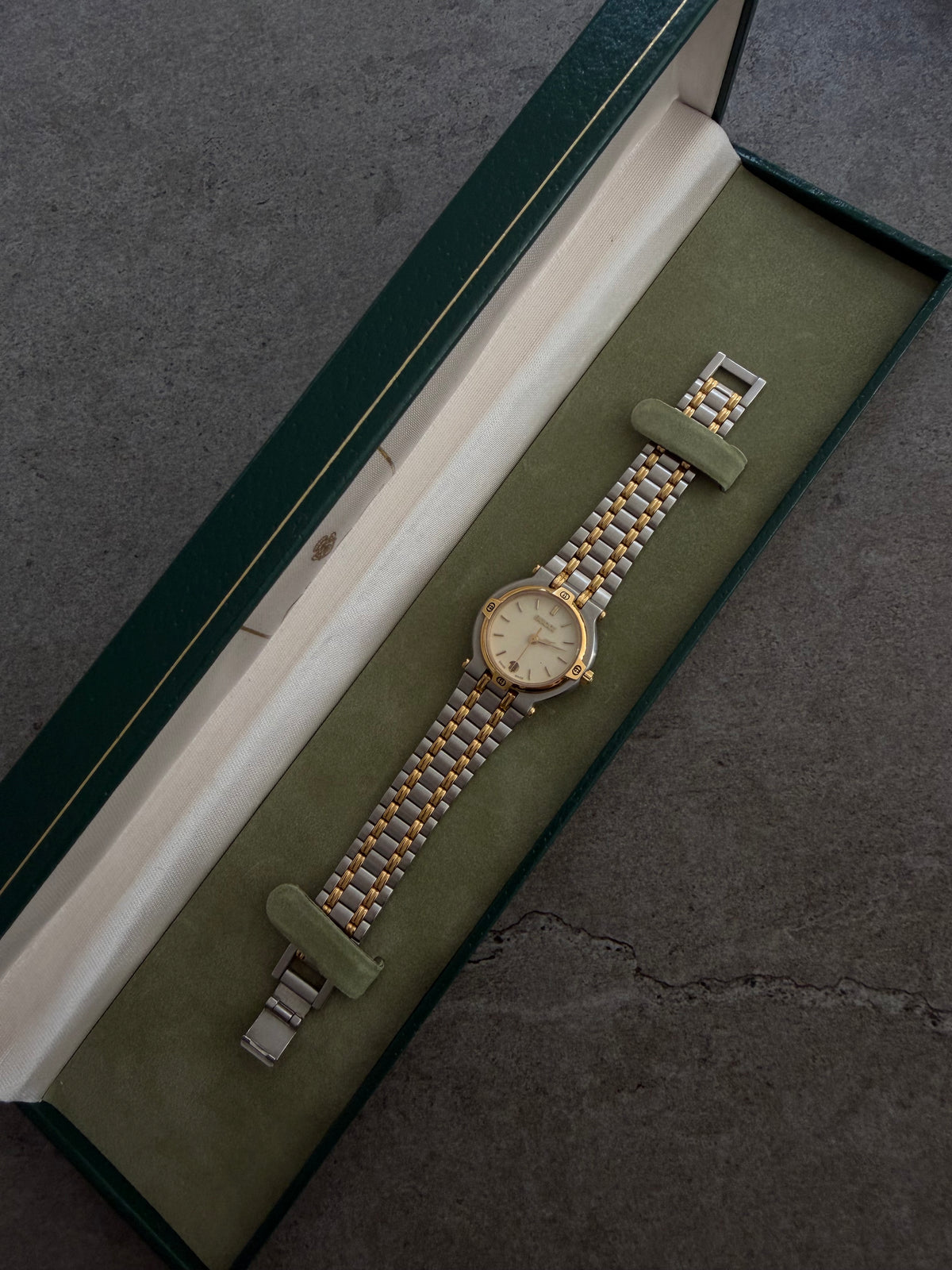 Gucci Vintage 1991 9000L Two-Tone Ladies Watch Set
