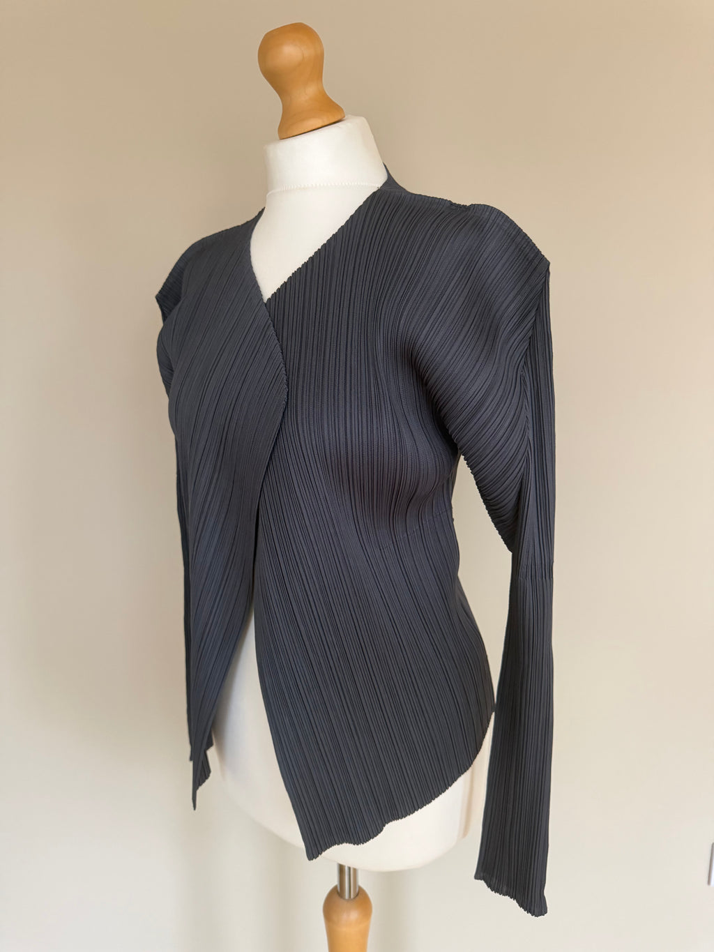 Issey Miyake Pleats Please AW10 Charcoal Grey Crossover Wrap Cardigan Jacket with Pockets - M/L (4)