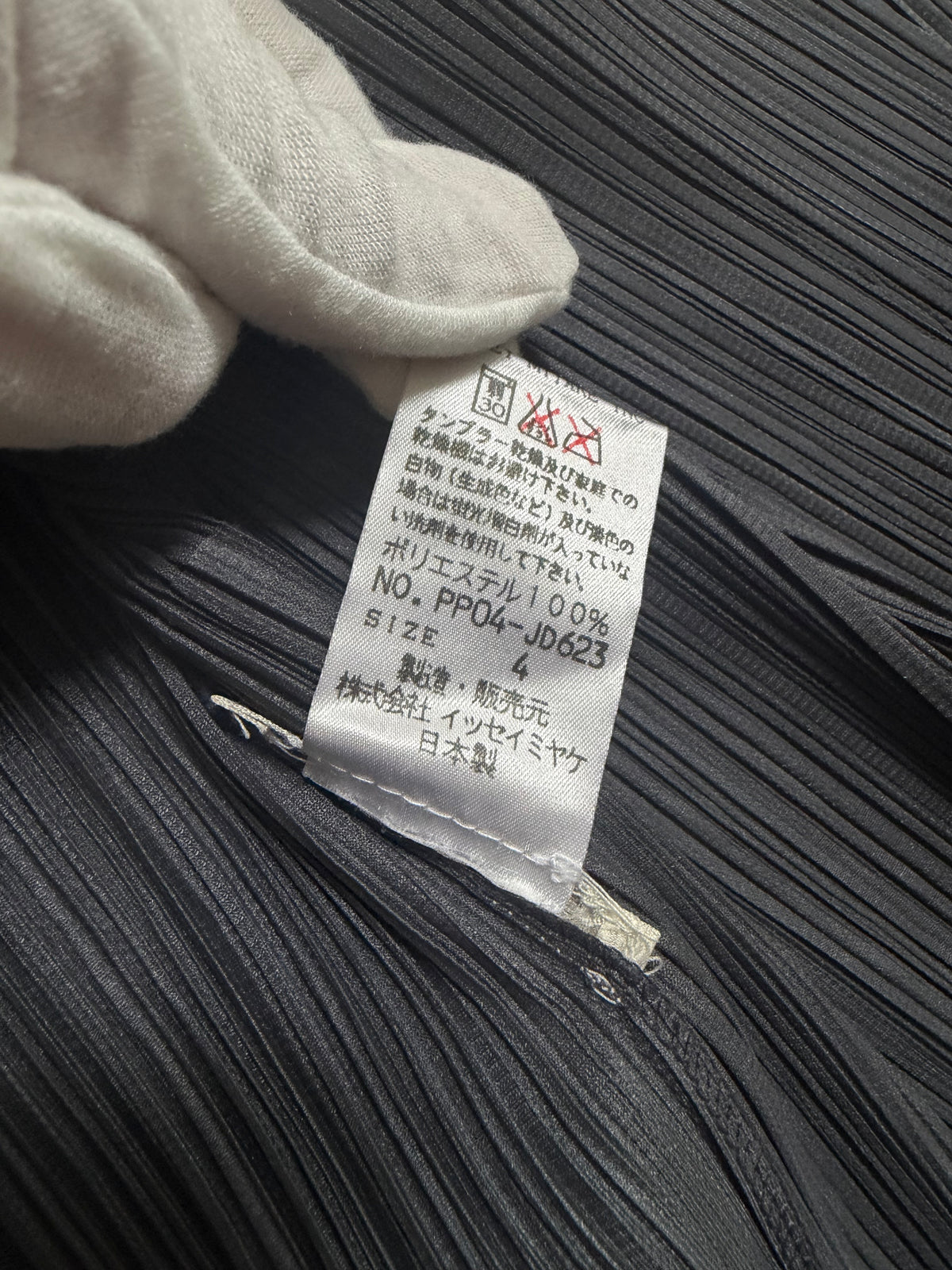 Issey Miyake Pleats Please AW10 Charcoal Grey Crossover Wrap Cardigan Jacket with Pockets - M/L (4)