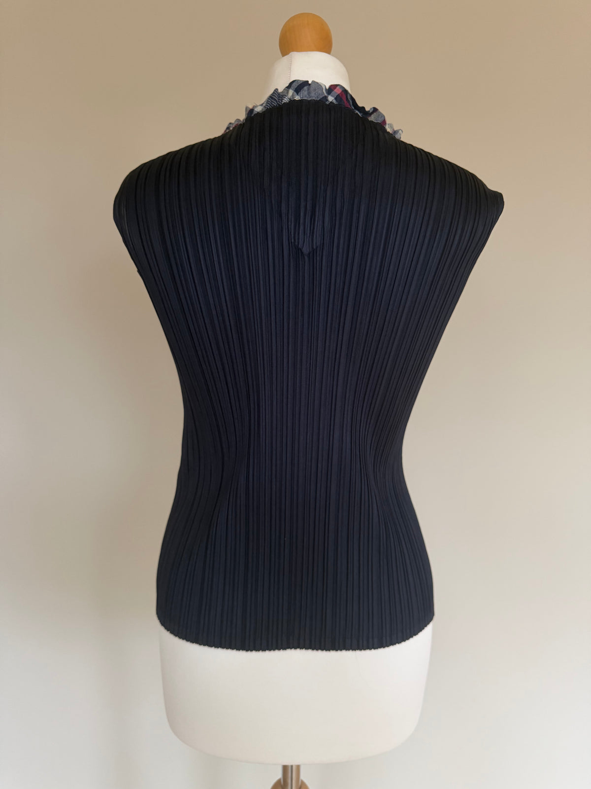 Issey Miyake Pleats Please SS03 Sleeveless Top with Tartan Plaid Ruffled Neck Tie - M (3)