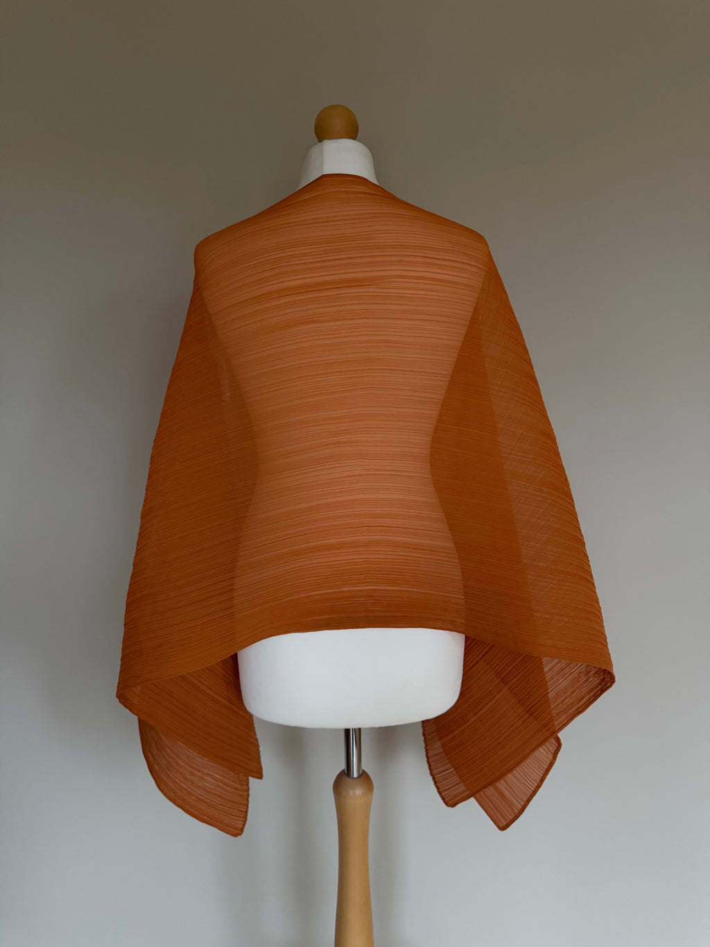 Issey Miyake Pleats Please NWT Madame-T Convertible Pleated Stole Poncho Shawl - OS