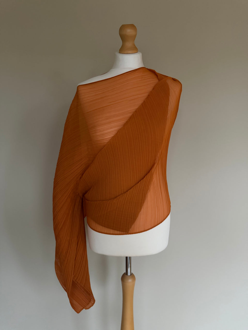 Issey Miyake Pleats Please NWT Madame-T Convertible Pleated Stole Poncho Shawl - OS