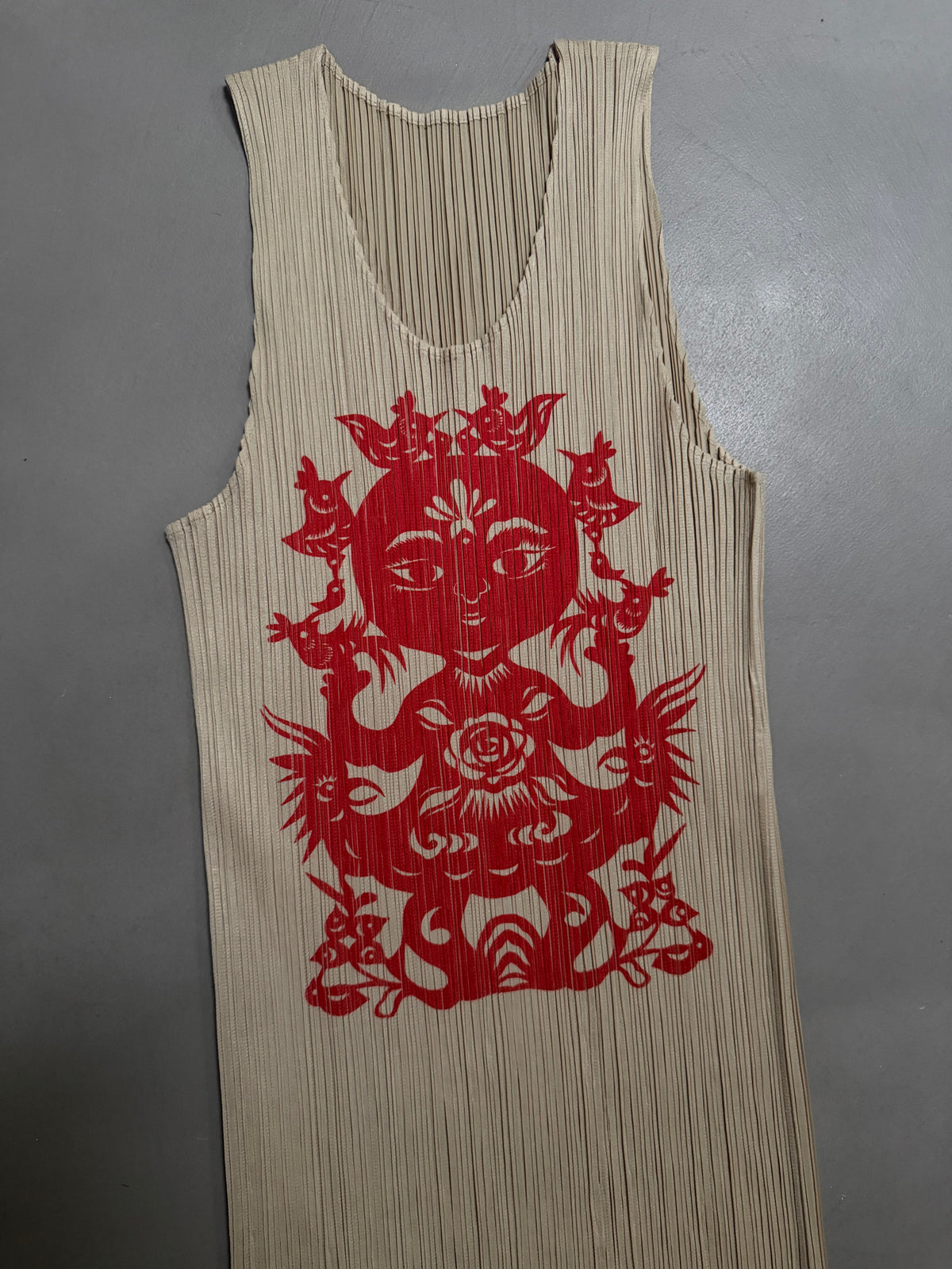 Issey Miyake Pleats Please AW98 Sleeveless Tank Dress with Asian Folk Art Graphic - M (3)