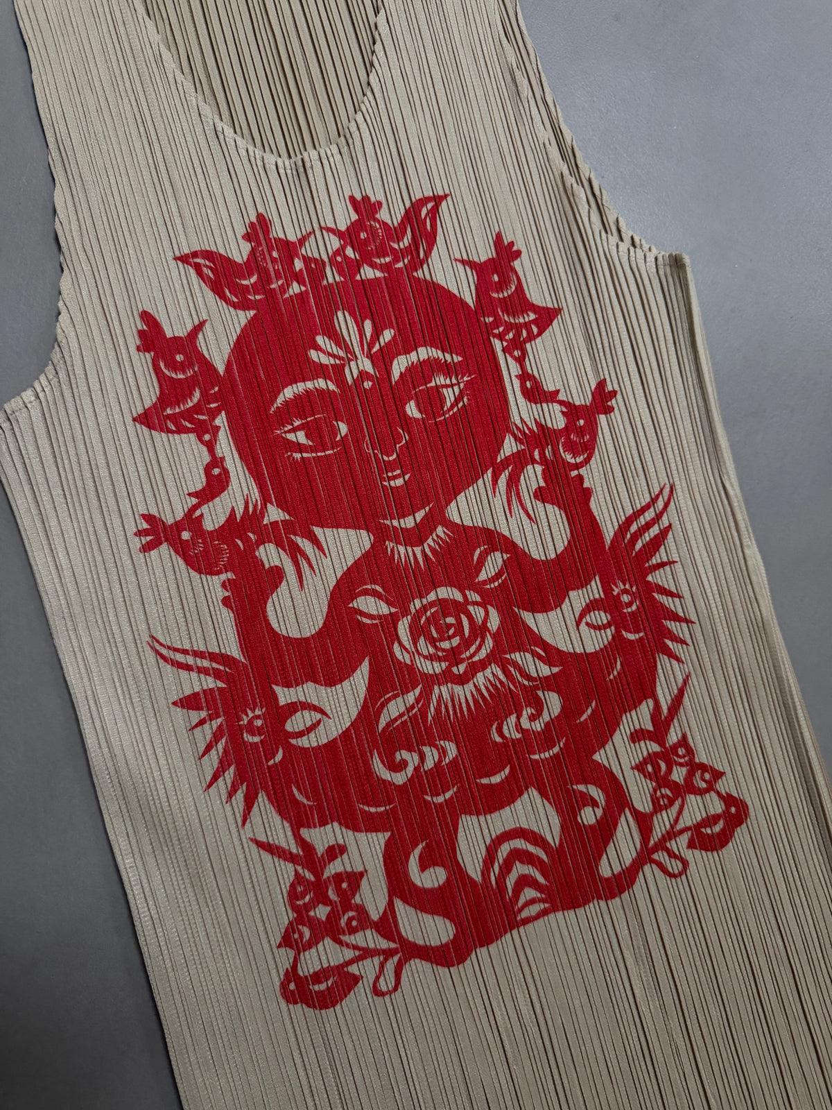 Issey Miyake Pleats Please AW98 Sleeveless Tank Dress with Asian Folk Art Graphic - M (3)